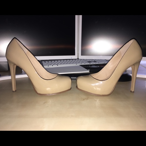 Steve Madden Stokker Heels - Plush Patent Leather - Picture 4 of 8